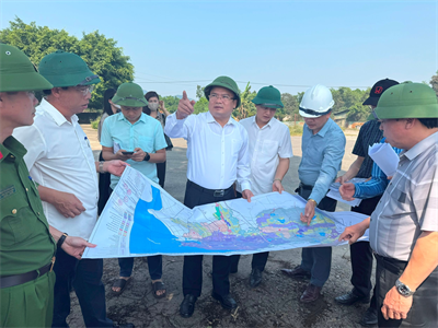 Phó Chủ tịch UBND tỉnh Nghệ An Phùng Thành Vinh trực tiếp kiểm tra các cụm công nghiệp đang gặp vướng mắc